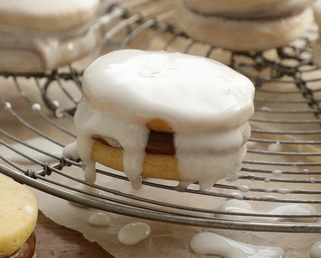 Different kinds of Argentine alfajores - Pampa Direct