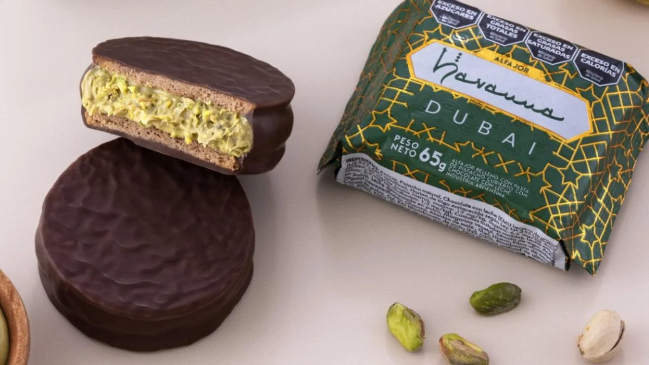 Nuevo alfajor Havanna Dubai con relleno verde de pistacho, edición inspirada en la tendencia del chocolate Dubai